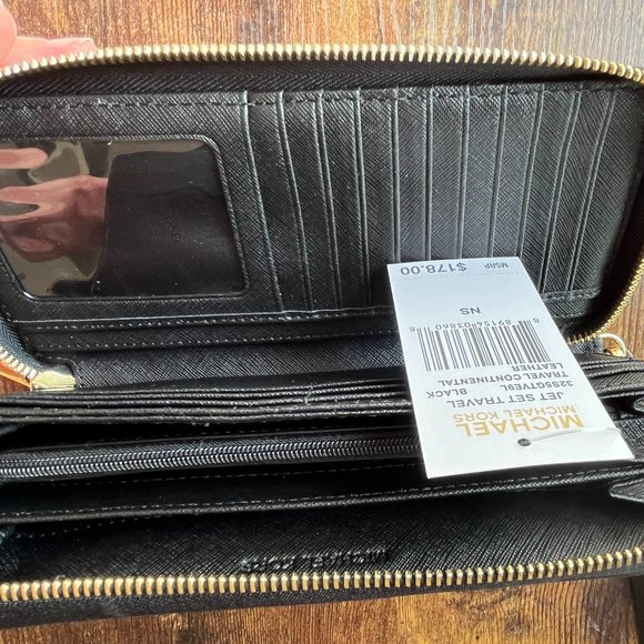 Michael Kors Large Leather Wristlet - Picture 2 of 5